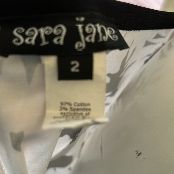 SARA JANE Size 2 white with black fit and flare skirt - Picture 3 of 5